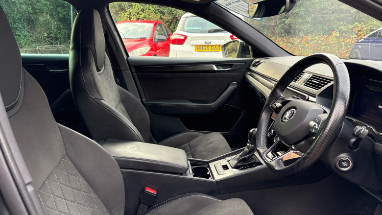 Skoda Superb 2.0 TDI CR 200 Sport Line Plus 5dr DSG Diesel Estate